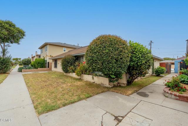 4834 4836 Terrace Avenue, Oxnard CA: https://media.crmls.org/mediaz/d46df5eb-065c-46a9-ae52-cb4d0523f27a.jpg