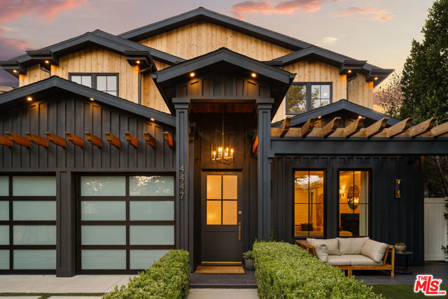 4447 Farmdale Avenue, Studio City CA: https://media.crmls.org/mediaz/d46eb635-ed9c-4df1-8e16-4445ce0d2c6c.jpg