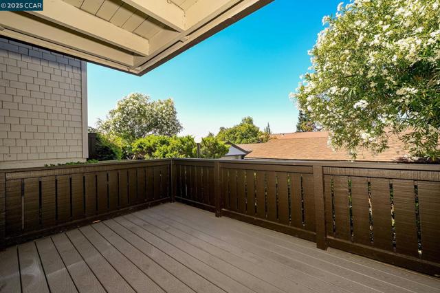 1411 Marchbanks Dr, Walnut Creek CA: https://media.crmls.org/mediaz/d46f0799-27c3-4a9e-b37a-a056ec3eb604.jpg