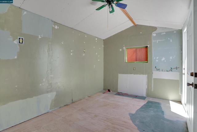 881 Merle Ave, Martinez CA: https://media.crmls.org/mediaz/d46f8b7d-78ae-42b1-bd6d-8814c6141516.jpg