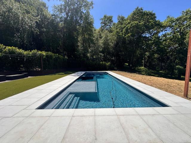 1036 Los Trancos Road, Portola Valley CA: https://media.crmls.org/mediaz/d47062a8-54f7-4760-a906-be2c2deb0f7c.jpg