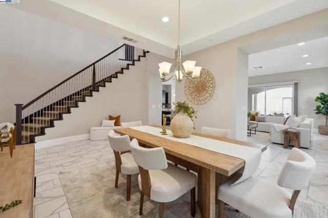 Image 3 of 60 For 31 Stirling Way