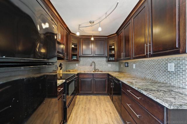 6666 Beadnell Way, San Diego CA: https://media.crmls.org/mediaz/d471dba4-486c-468e-9900-004a0db0a4d4.jpg