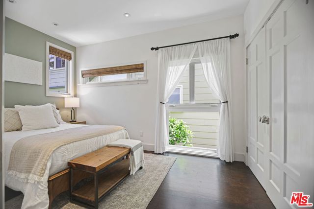1210 Cabrillo Avenue, Venice CA: https://media.crmls.org/mediaz/d471fddb-686f-48b9-b64d-c70ccbfa8f01.jpg
