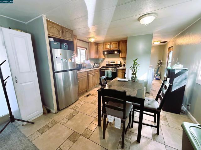 244 American Canyon Rd, American Canyon CA: https://media.crmls.org/mediaz/d472aed9-16e1-4f57-b32d-da6744e9f9ef.jpg