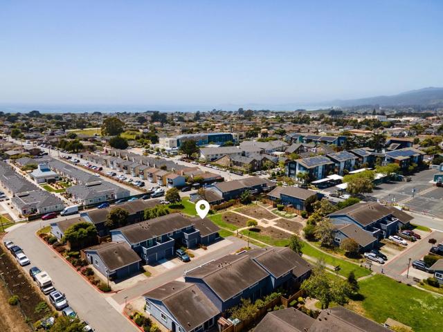 1026 Suzanne Court, Half Moon Bay CA: https://media.crmls.org/mediaz/d472b554-4d00-49a2-b630-60759cc3cdea.jpg