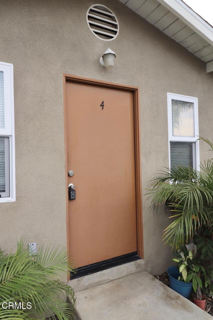 1263 S Oxnard Boulevard #4