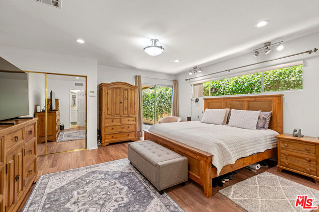 1109 Chantilly Road, Los Angeles CA: https://media.crmls.org/mediaz/d4747b5b-57cb-4e18-8b58-40cc1ea4a23f.jpg