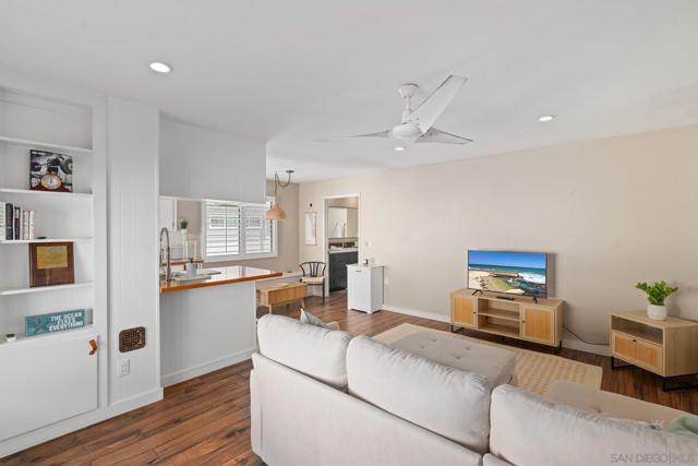 4521 Hawley Blvd, San Diego CA: https://media.crmls.org/mediaz/d474c6e2-1704-4dd9-8079-2877ba650cb5.jpg