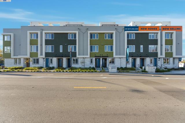 1660 Clement Avenue, Alameda CA: https://media.crmls.org/mediaz/d4752ac7-028a-4875-b5e0-f8516c54de40.jpg