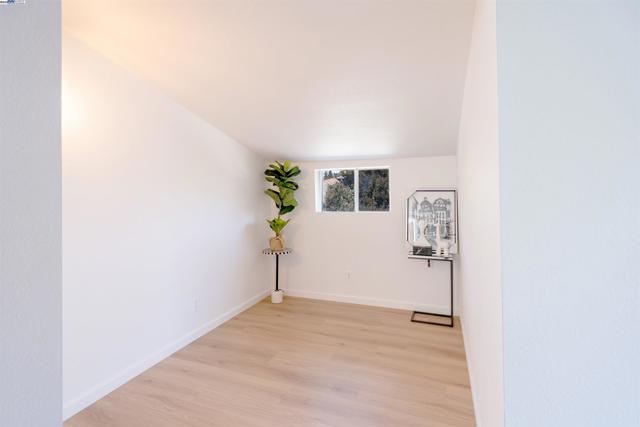 789 S 12Th St, San Jose CA: https://media.crmls.org/mediaz/d47569de-3f85-4f97-b692-1b4c4ce3b922.jpg