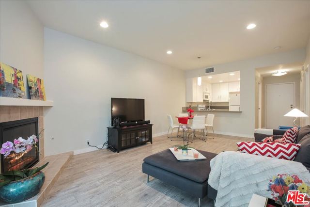 8675 Falmouth Avenue, Playa del Rey CA: https://media.crmls.org/mediaz/d475c85b-3674-4cbe-b90a-a50bd5813eb3.jpg