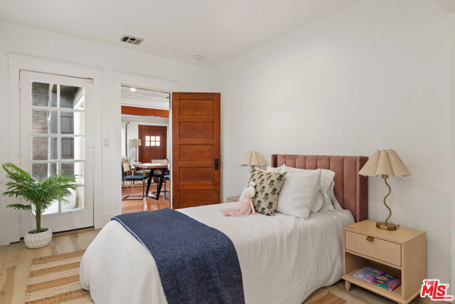 919 Venezia Avenue, Venice CA: https://media.crmls.org/mediaz/d4765adc-3d34-49b4-ad95-2d088b02c2ae.jpg