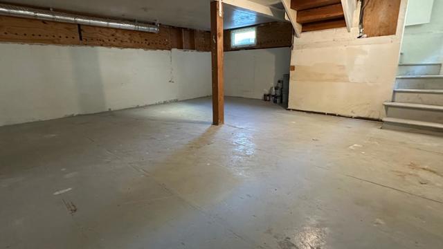 2105 Stratford Way, San Mateo CA: https://media.crmls.org/mediaz/d4784e0d-fc68-4db1-b8f4-b26e8b4798a6.jpg