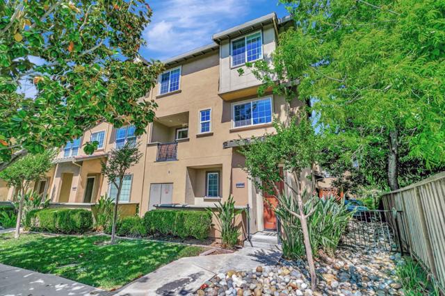 2070 Almaden Road, San Jose CA: https://media.crmls.org/mediaz/d478548a-ad90-40e4-b7b2-aa48525ee897.jpg