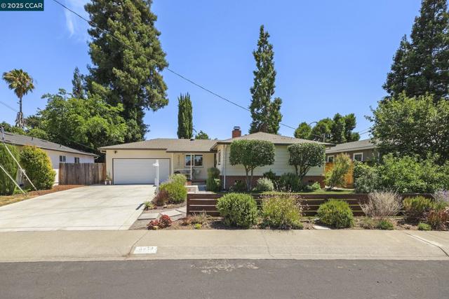 3930 Cottonwood Drive, Concord CA: https://media.crmls.org/mediaz/d47869c1-5fa0-4cb9-b568-92779b51cddf.jpg