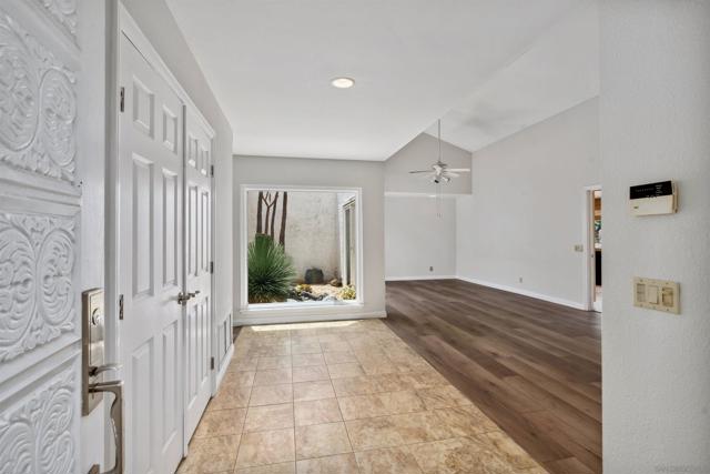 1608 Caminito Asterisco, La Jolla CA: https://media.crmls.org/mediaz/d4786ba8-7154-4842-b769-fda87c720ce0.jpg