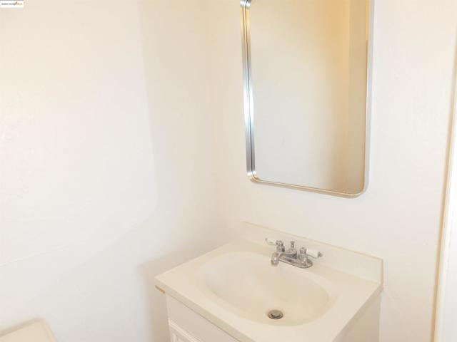 3411 Del Monte Way, San Leandro CA: https://media.crmls.org/mediaz/d4787e4a-3ec3-44b9-be4b-a68e7b139d51.jpg