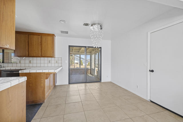 55710 Free Gold Dr Drive, Yucca Valley CA: https://media.crmls.org/mediaz/d4791563-12f8-4f31-ae38-7b46cb2e5999.jpg