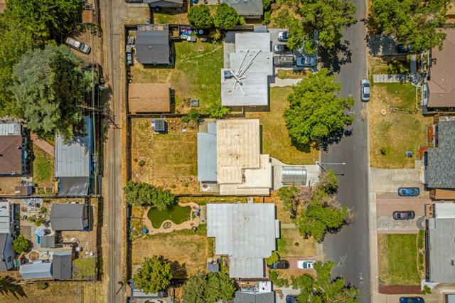 312 Oakshire Avenue, Modesto CA: https://media.crmls.org/mediaz/d479249c-8f56-4a5e-9779-2fdc66128f56.jpg
