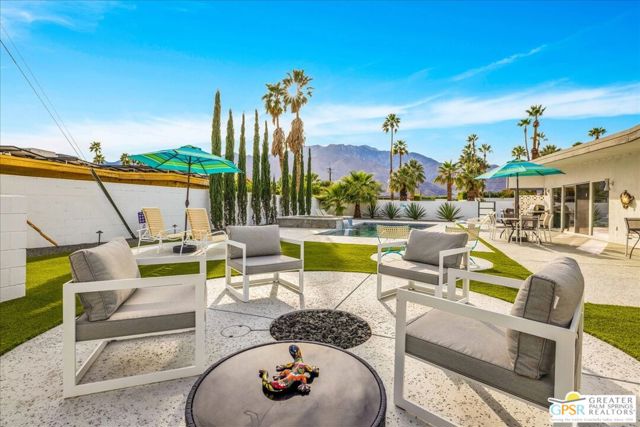 3351 E Paseo Barbara, Palm Springs CA: https://media.crmls.org/mediaz/d479aa2e-060c-4f78-8b5b-c05c7f70d9a4.jpg