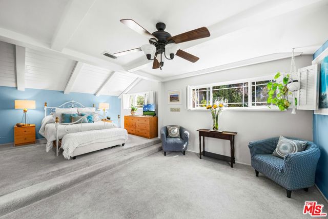 4963 Haskell Avenue, Encino CA: https://media.crmls.org/mediaz/d479c16b-8db6-47e6-b3ef-49c631853f95.jpg