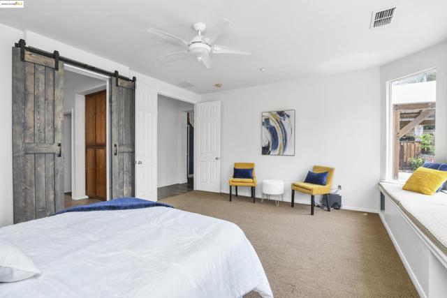 1212 landover, Brentwood CA: https://media.crmls.org/mediaz/d479c684-bbd7-4791-a203-8422d69eff35.jpg