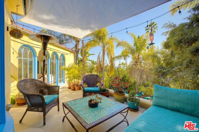 4778 Cromwell Avenue, Los Angeles CA: https://media.crmls.org/mediaz/d479d771-327c-463c-87ff-0257aa9efe60.jpg