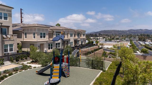 1221 Sunrise View, San Marcos CA: https://media.crmls.org/mediaz/d47a14ff-cf10-486d-ad0f-83112a511311.jpg