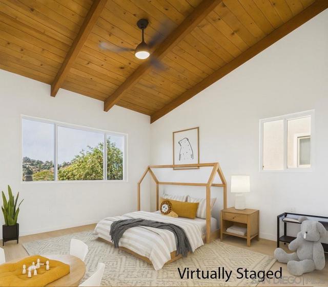 670 Bel Air Dr W, Vista CA: https://media.crmls.org/mediaz/d47a7e7f-8463-4e9b-bc6c-9e54ca486bd7.jpg