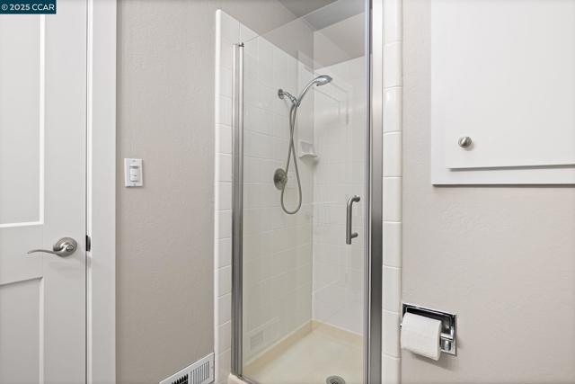 40 Loma Vista, Walnut Creek CA: https://media.crmls.org/mediaz/d47c6efe-93e1-4e1f-9779-c0a549ef325e.jpg