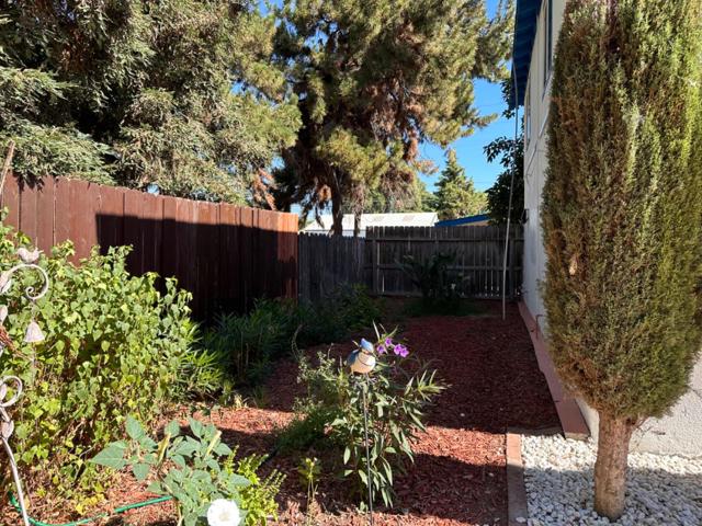 Image 12 of 33 For 1736 Beverly Drive