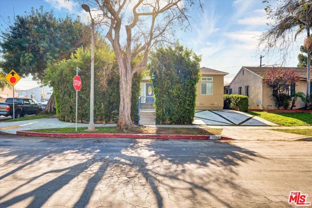 5400 W 82nd Street, Los Angeles CA: https://media.crmls.org/mediaz/d47d8818-e640-4322-8187-3f7efcfd26ad.jpg