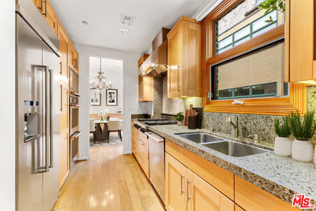 2323 S Beverly Glen Boulevard, Los Angeles CA: https://media.crmls.org/mediaz/d47db420-2683-48a9-a9bb-220549d31eb0.jpg