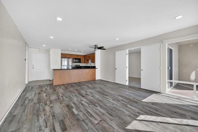 Detail Gallery Image 17 of 25 For 1855 Diamond St #122,  San Diego,  CA 92109 - 2 Beds | 2 Baths