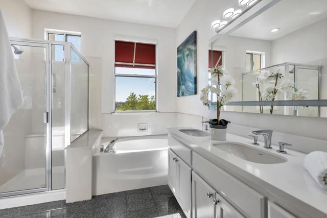 701 Baltic Circle, Redwood City CA: https://media.crmls.org/mediaz/d47e1d8b-0ee3-4421-a899-1f7ea83556c9.jpg