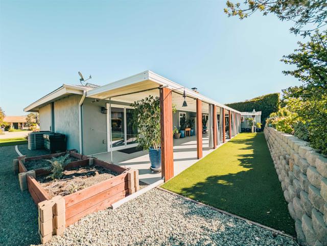 16482 Roca Dr, San Diego CA: https://media.crmls.org/mediaz/d47e2772-2768-4bb8-8eec-b0f5a4760f0d.jpg