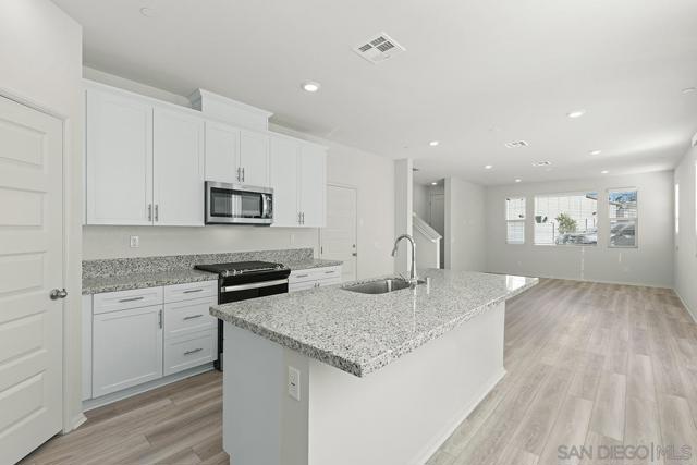 Image 15 of 40 For 40486 Melrose Dr