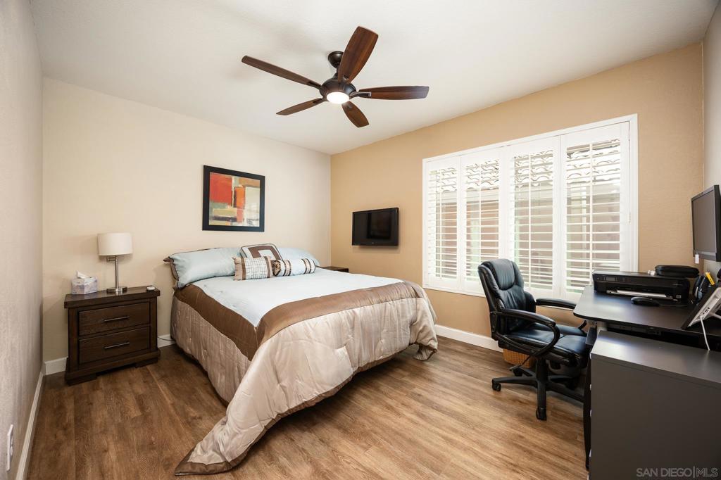 MLS #250032992SD img 21