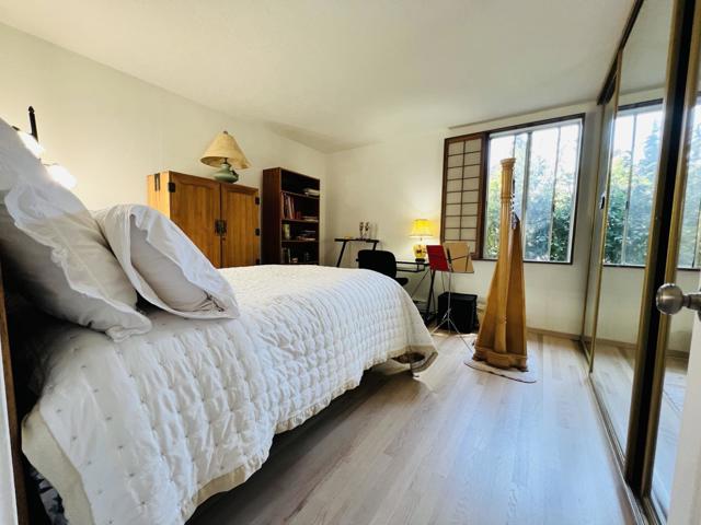 505 Cypress Point Drive, Mountain View CA: https://media.crmls.org/mediaz/d47ede30-399b-4272-a88d-c2a4f738ed70.jpg