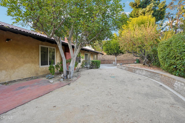 Detail Gallery Image 36 of 39 For 2120 Winona Bld, Los Angeles,  CA 90027 - 2 Beds | 2 Baths