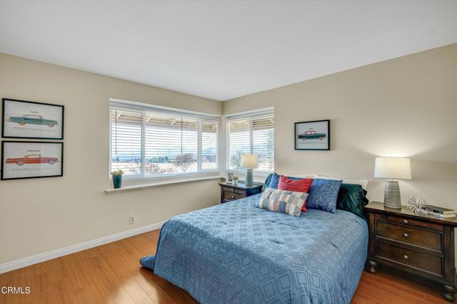 19015 Braemore Road, Porter Ranch CA: https://media.crmls.org/mediaz/d48021f3-78d8-4f8b-9340-42780871d2cc.jpg