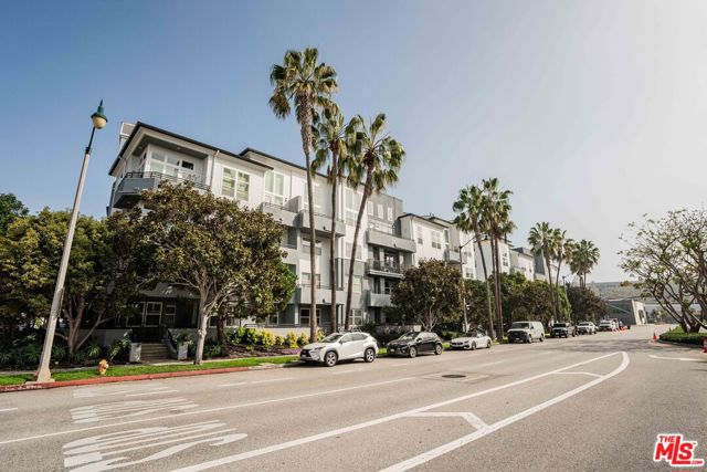 Image 4 of 43 For 7100 Playa Vista Drive 404