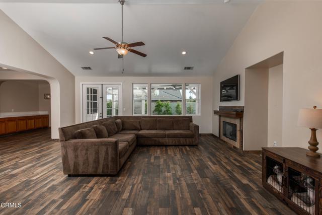 Detail Gallery Image 4 of 34 For 501 Butte Ct, Shafter,  CA 93263 - 3 Beds | 3 Baths