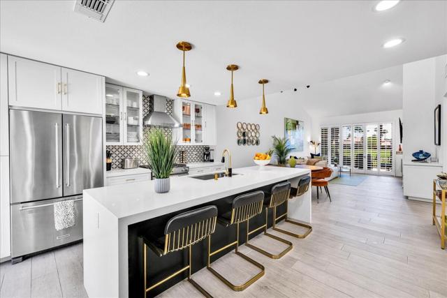 55334 Riviera, La Quinta CA: https://media.crmls.org/mediaz/d4808926-3cce-48b6-83c9-81604d5d3512.jpg