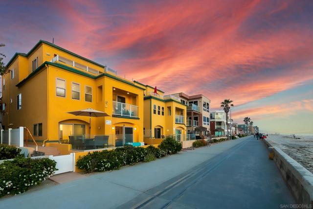 3537 Ocean Front Walk, San Diego CA: https://media.crmls.org/mediaz/d4808eb3-06ca-447c-8380-9ebc7300c5e6.jpg