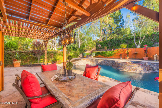 12208 Cherry Grove Street, Moorpark CA: https://media.crmls.org/mediaz/d480d9c3-e394-4a18-93c6-19d6012b9076.jpg