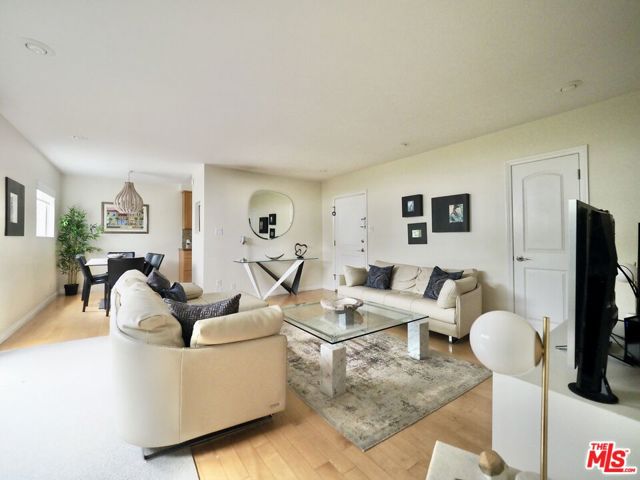 1144 10th Street, Santa Monica CA: https://media.crmls.org/mediaz/d480f90b-53c5-4340-af00-610496b26430.jpg