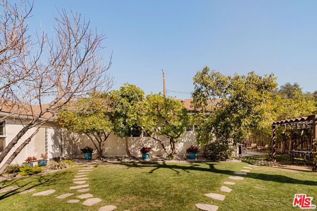 110 S Brighton Street, Burbank CA: https://media.crmls.org/mediaz/d481aa91-c5e1-4c60-8a6b-bdd6a56b1852.jpg