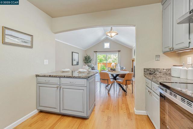 1806 Ridgeland Circle, Danville CA: https://media.crmls.org/mediaz/d481d4b0-4cfa-4e2b-a47b-afc6e19ec944.jpg